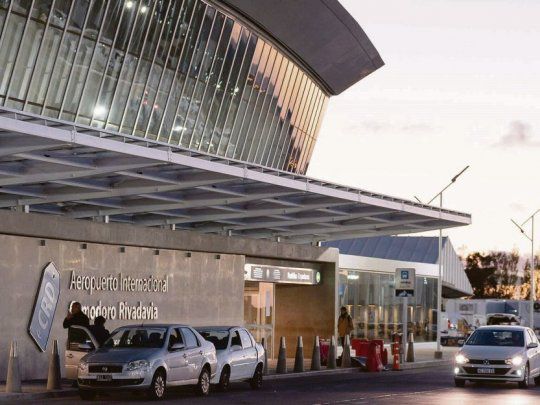  Aeropuerto Internacional General Enrique Mosconi de Comodoro Rivadavia.