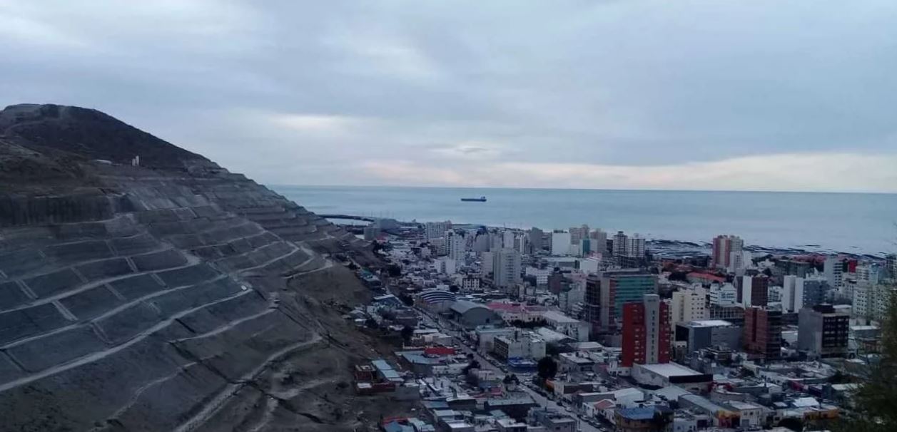 Hallan a un jubilado asesinado y atado en una vivienda de Comodoro Rivadavia Hallan a un jubilado asesinado y atado en una vivienda de Comodoro Rivadavia