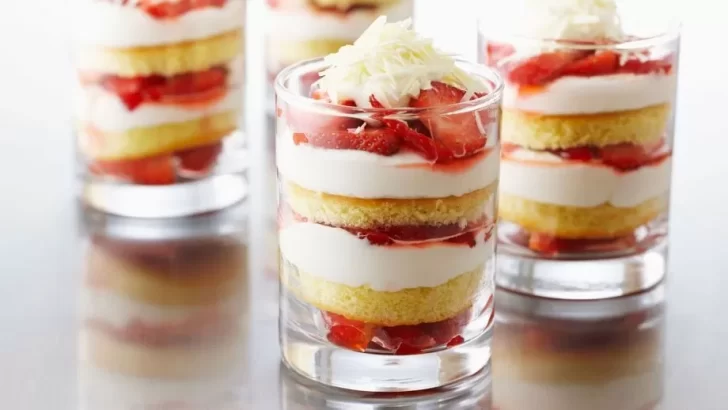 Recetas Bake Off: cómo hacer un copón de trifle con oreos, frutillas con crema o de limón