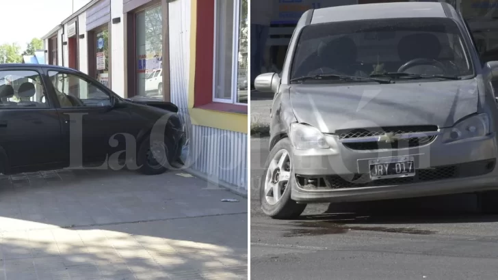 Dos autos protagonizaron un fuerte choque y uno impactó la fachada de ...