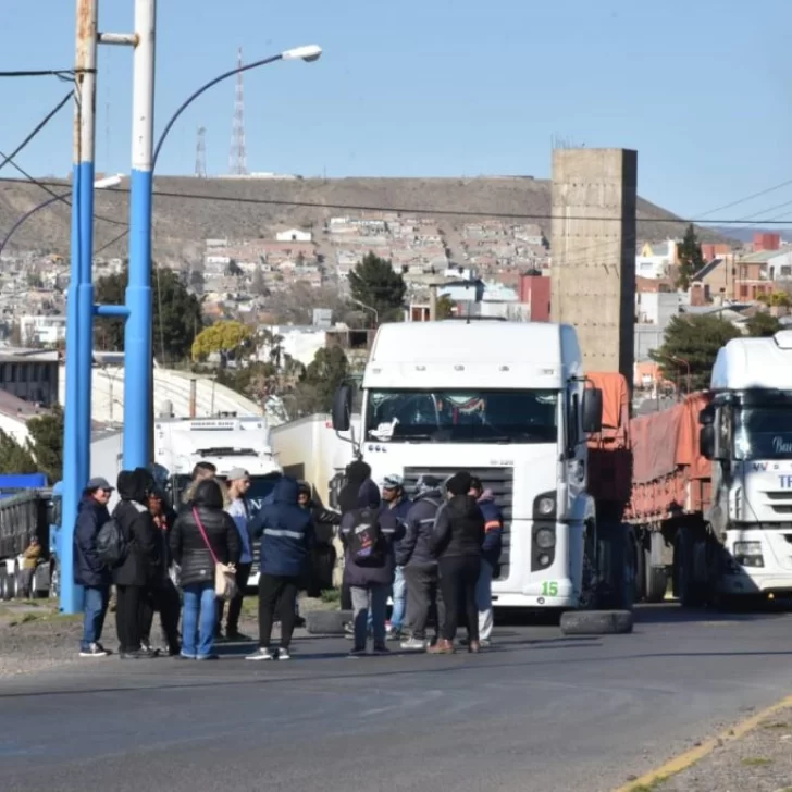 Procesaron a 5 municipales por un corte de ruta en Caleta Procesaron a 5 municipales por un corte de ruta en Caleta