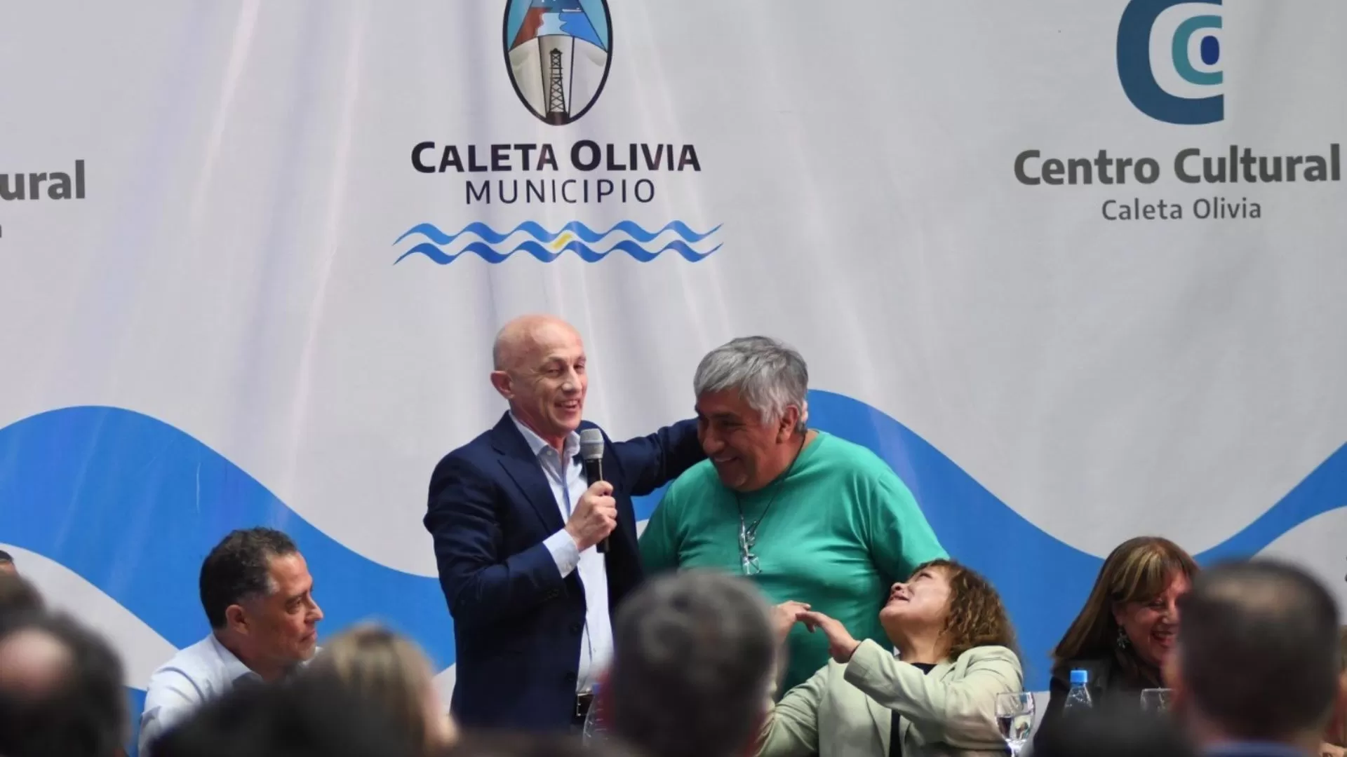 Fernando Cotillo presentó la grilla completa de la Fiesta Aniversario de Caleta Olivia