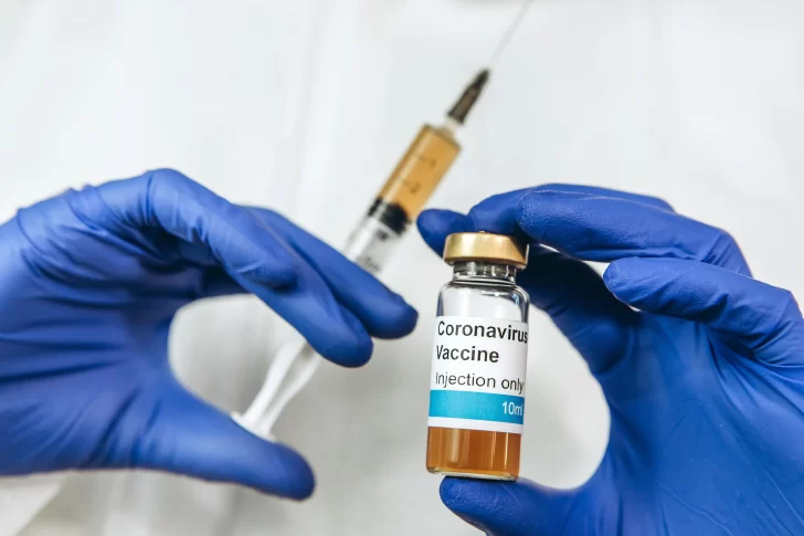 Hay 16 ensayos para vacunas y tratamientos contra el coronavirus autorizados en Argentina: conocé cuáles son