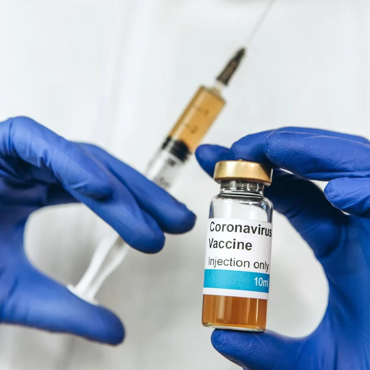 Hay 16 ensayos para vacunas y tratamientos contra el coronavirus autorizados en Argentina: conocé cuáles son