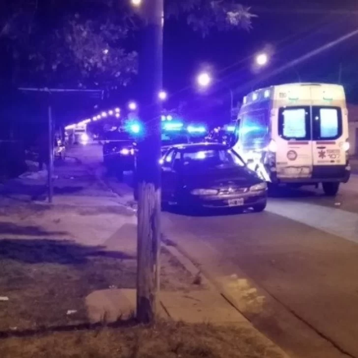 Le cruzaron el auto a un hombre y lo mataron a balazos en Rosario Le cruzaron el auto a un hombre y lo mataron a balazos en Rosario