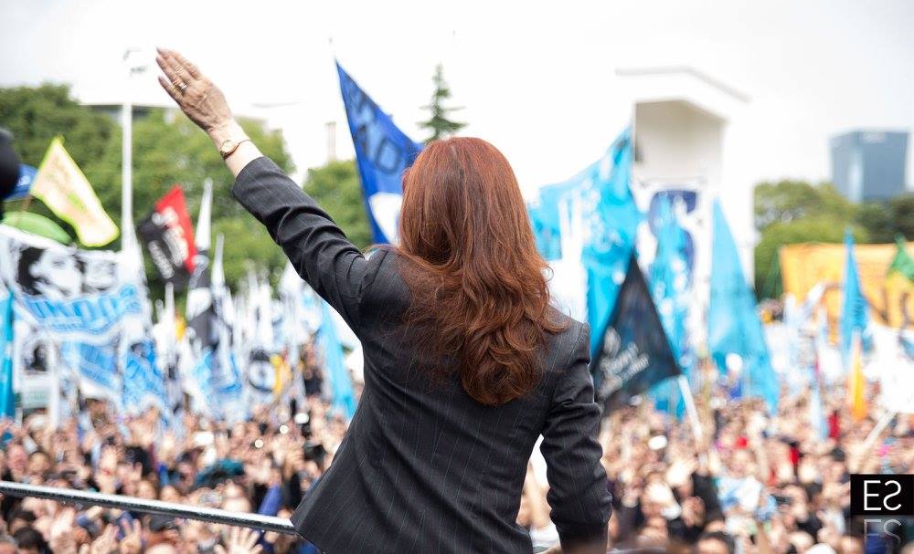 “Gracias por tanto amor”, el mensaje de Cristina  hacia la militancia por el recuerdo de su paso por Comodoro Py