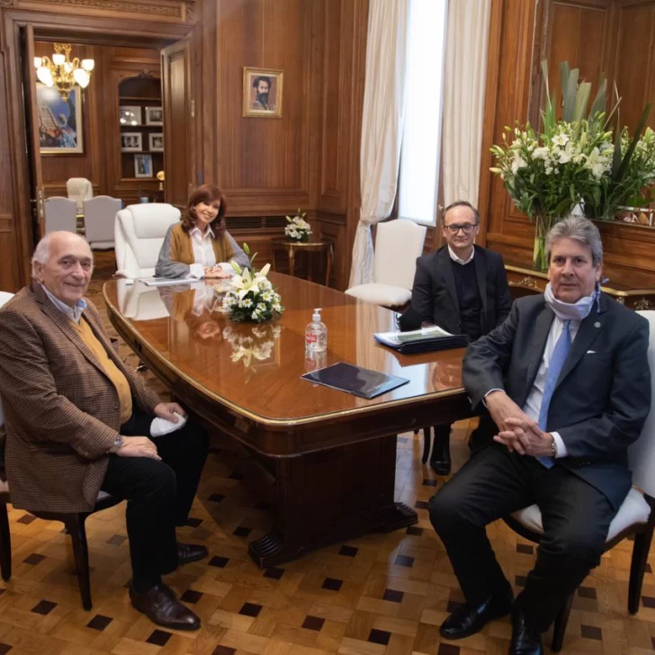 Cristina Fernández de Kirchner recibió a representantes del Consejo Agroindustrial Argentino. Cristina Fernández de Kirchner recibió a representantes del Consejo Agroindustrial Argentino.