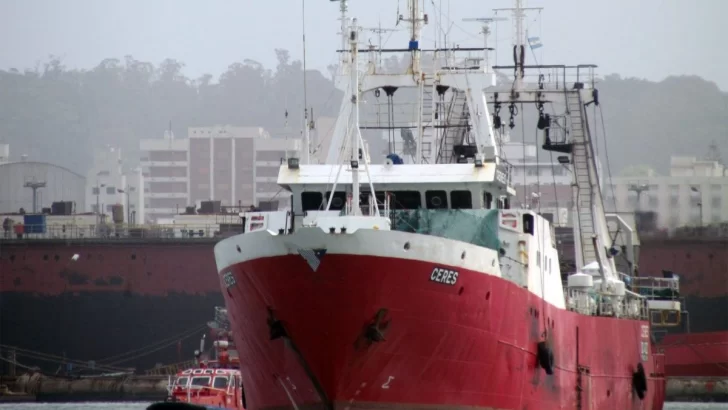 El Gobierno desreguló el transporte marítimo y declaró servicio esencial la navegación