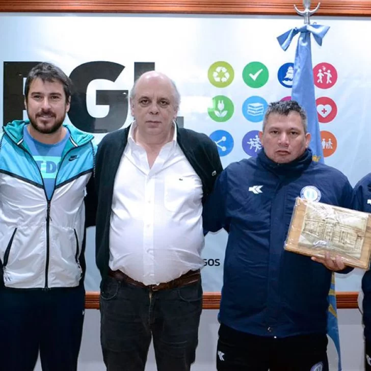 El intendente Giubetich recibió a la Selección Nacional de Futsal El intendente Giubetich recibió a la Selección Nacional de Futsal
