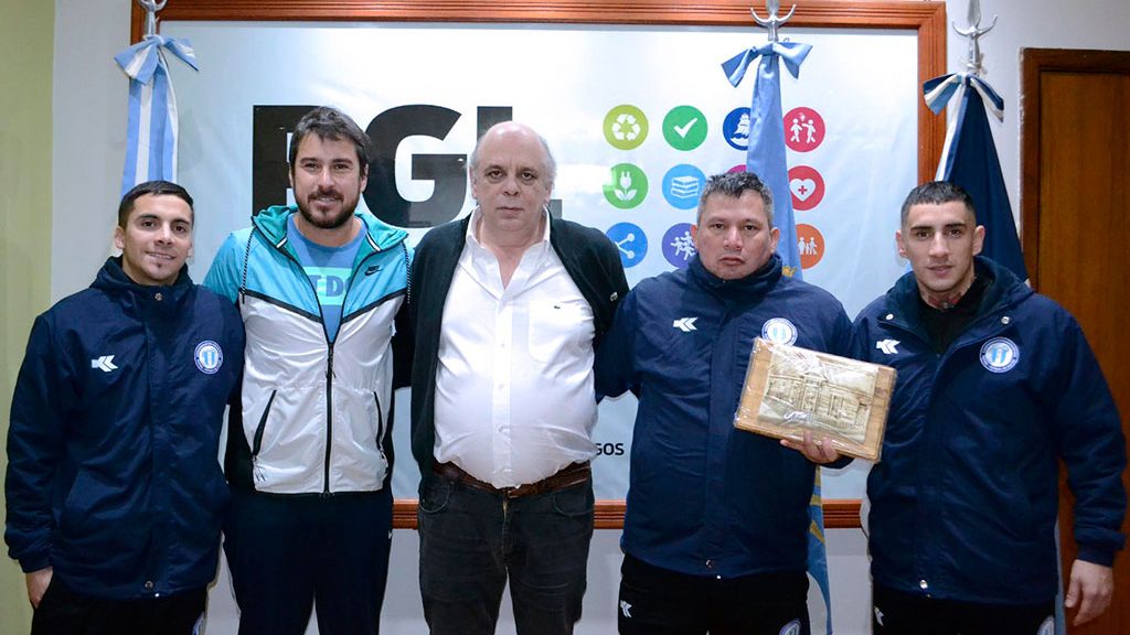 El intendente Giubetich recibió a la Selección Nacional de Futsal El intendente Giubetich recibió a la Selección Nacional de Futsal
