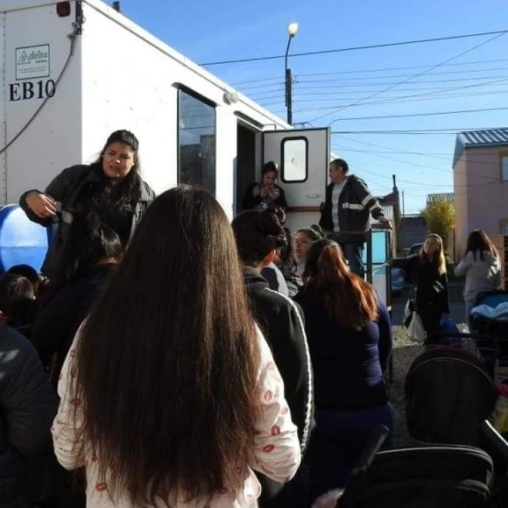 Tras la gran demanda, vuelve el móvil sanitario al barrio Gaucho Rivero