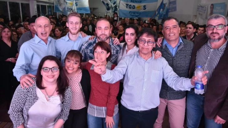 Troncoso, un jerárquico petrolero, busca una banca con Cotillo como intendente