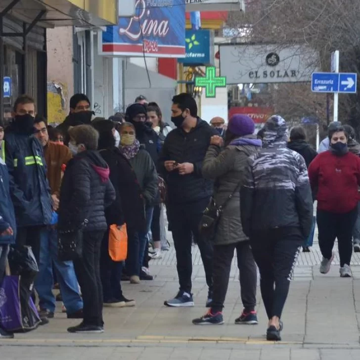 Se detectaron 185 nuevos casos de Covid-19 en Santa Cruz, la cifra más alta en las últimas semanas Se detectaron 185 nuevos casos de Covid-19 en Santa Cruz, la cifra más alta en las últimas semanas