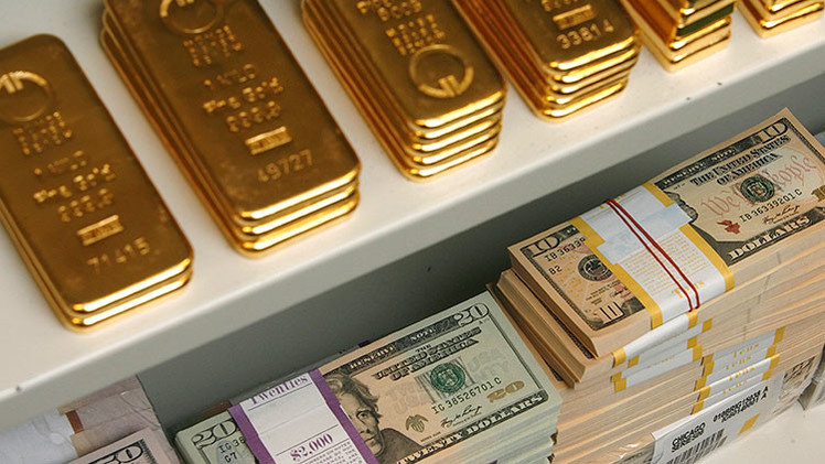 La onza de oro cotiza por encima de los US$1800