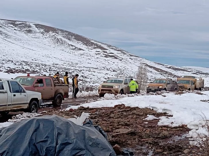 Defensa Civil de Chubut restablece los vínculos de parajes aislados por nieve