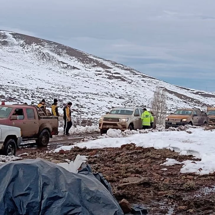 Defensa Civil de Chubut restablece los vínculos de parajes aislados por nieve