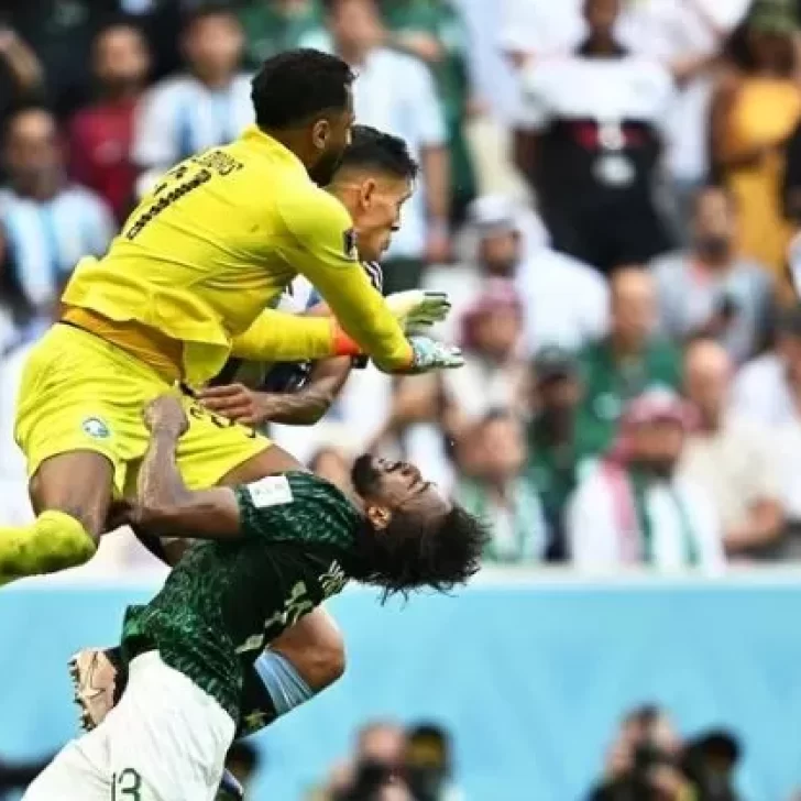 Qatar 2022: el defensor de Arabia Saudita que chocó contra su arquero se fracturó la mandíbula y debe ser operado