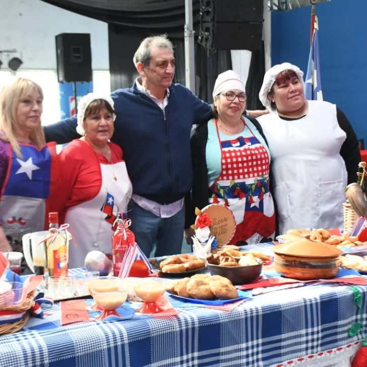 Con una degustación de platos típicos, comenzaron las fiestas patrias chilenas