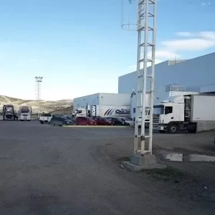 “Robo hormiga”: se llevaron más de $85.000 en relojes, celulares y joysticks del depósito de un supermercado “Robo hormiga”: se llevaron más de $85.000 en relojes, celulares y joysticks del depósito de un supermercado