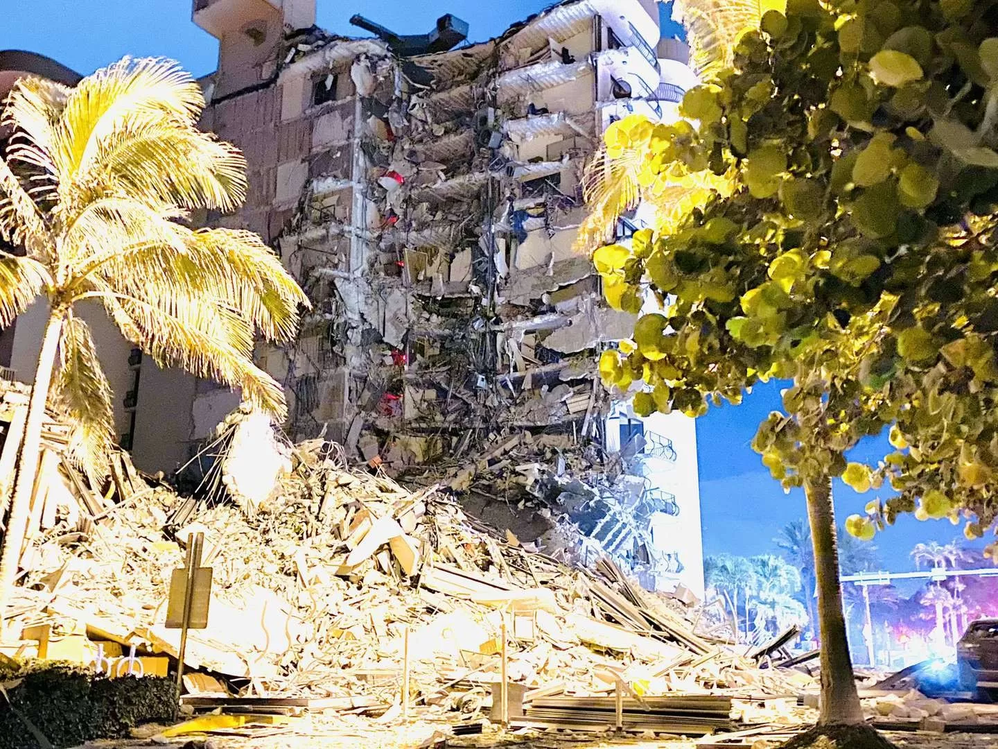 Hay cuatro argentinos desparecidos tras el colapso del edificio en Miami Hay cuatro argentinos desparecidos tras el colapso del edificio en Miami