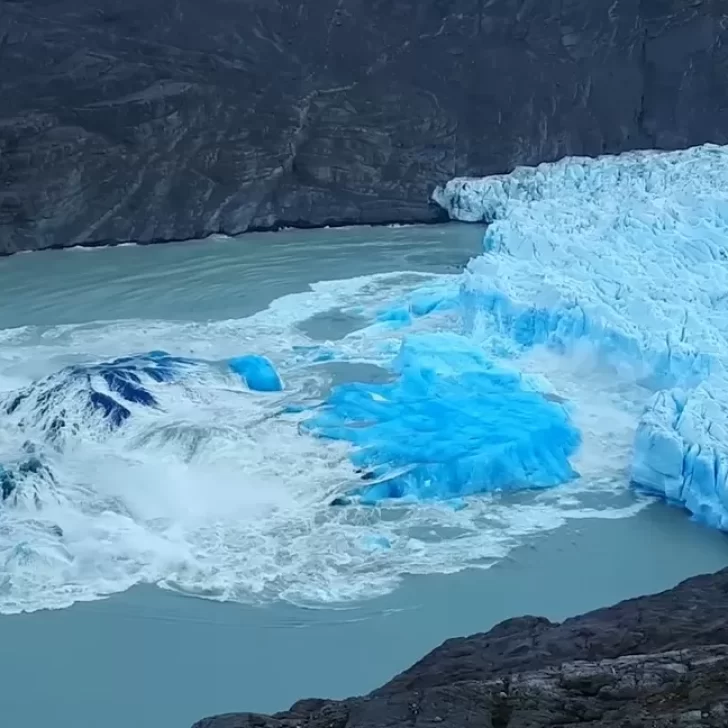 El impactante desprendimiento de un glaciar de la Patagonia se volvió viral: ¿Es el Perito Moreno? 
