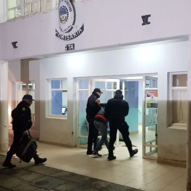 Robaron más de $2 millones en bebidas de un comercio en Río Gallegos: tres detenidos Robaron más de $2 millones en bebidas de un comercio en Río Gallegos: tres detenidos