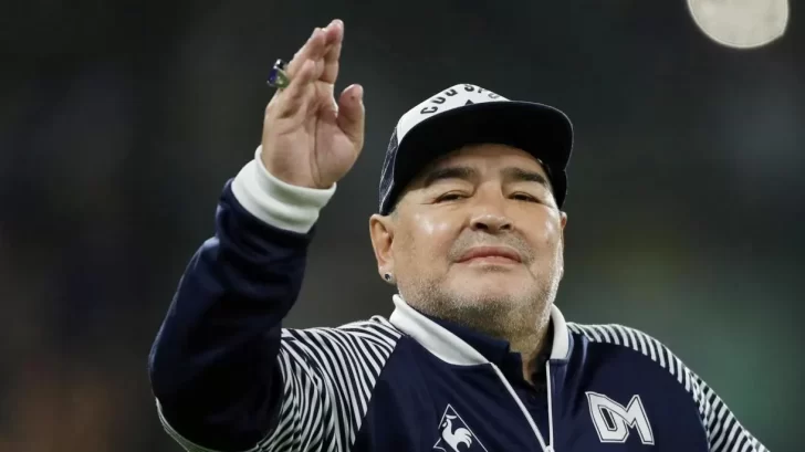 Caso Maradona: Se confirmó que los enfermeros falsificaron su firma en la planilla de atención domiciliaria