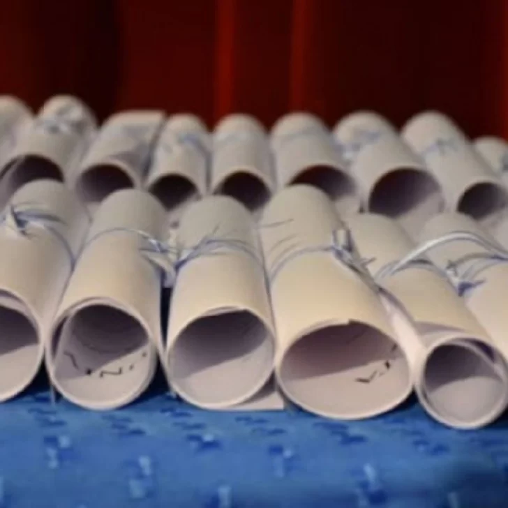 Escuelas de Santa Cruz no podrán realizar los actos de colación de manera presencial Escuelas de Santa Cruz no podrán realizar los actos de colación de manera presencial