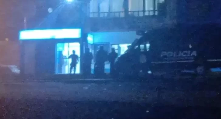 Piedrazos, disparos y bombas molotov en una nueva noche de violencia en Caleta Olivia