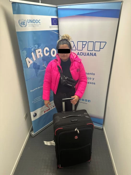 La Aduana detuvo a una “mula” y secuestró más de 25 kilos de cocaína