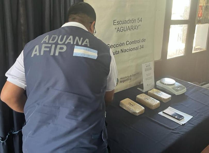 Drogas en el colectivo: la Aduana frustró contrabando de más de 3 kilos de cocaína en Salta