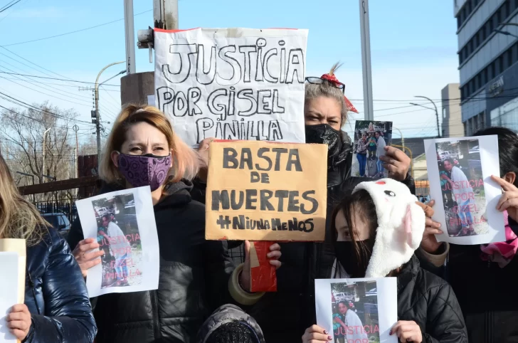 Familiares de Gisel Pinilla se manifestaron pidiendo Justicia y sostienen su sospecha en la ex pareja