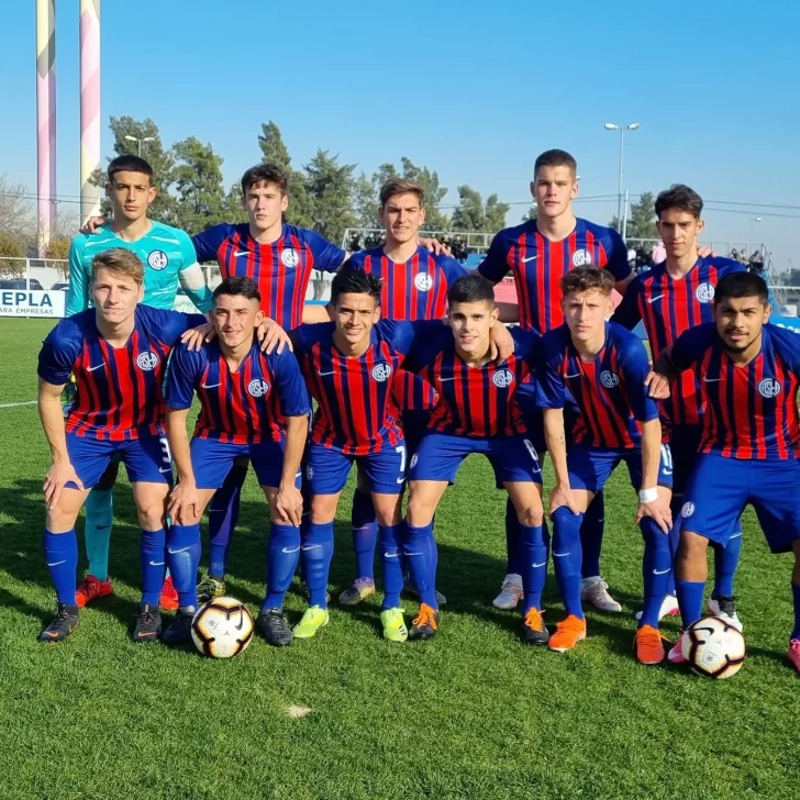 De Pico Truncado a San Lorenzo: Joaquín Guzmán jugó por primera vez desde el arranque en la Cuarta División De Pico Truncado a San Lorenzo: Joaquín Guzmán jugó por primera vez desde el arranque en la Cuarta División