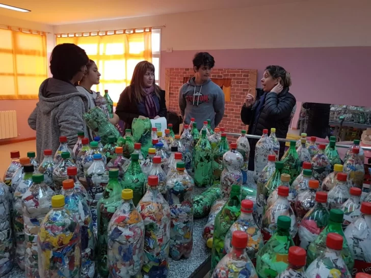 “1, 2, 3 construimos con ecoladrillos esta vez”