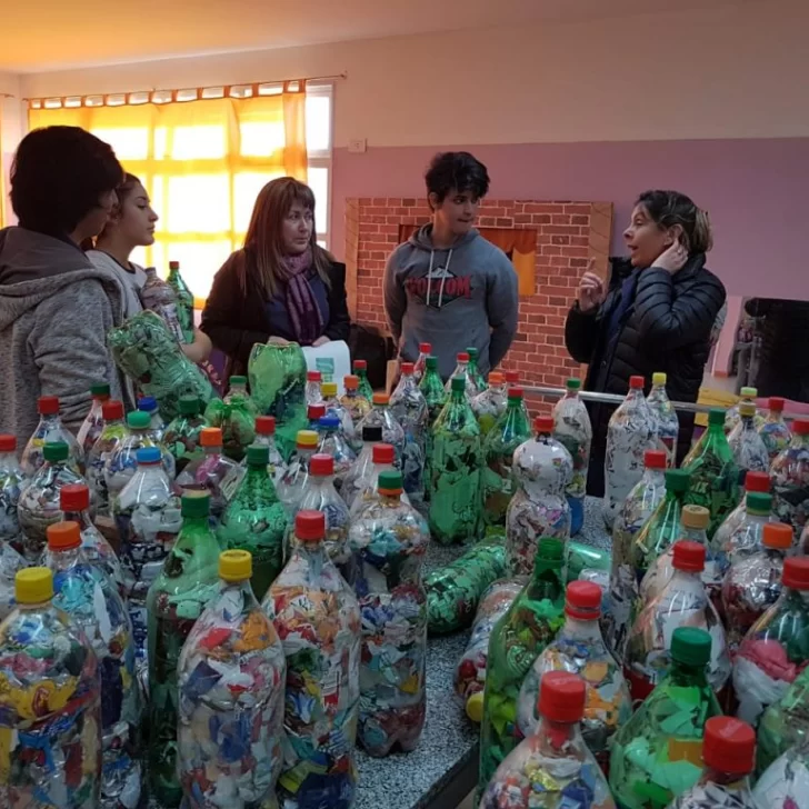 “1, 2, 3 construimos con ecoladrillos esta vez”