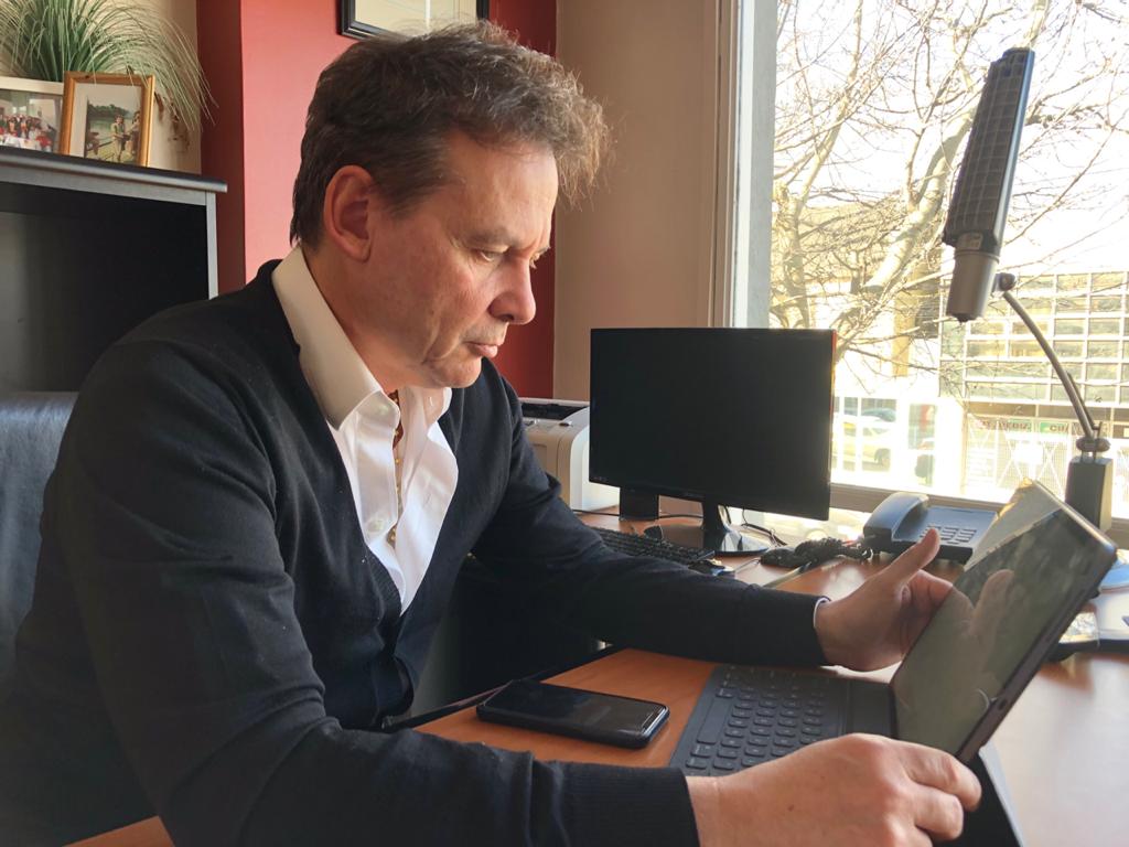 El senador Eduardo Costa fue derivado a Buenos Aires para su atención por Covid-19 El senador Eduardo Costa fue derivado a Buenos Aires para su atención por Covid-19