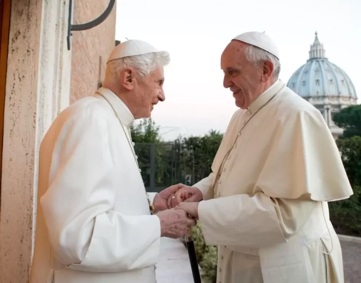 El papa Francisco presidirá el funeral de Benedicto XVI el próximo 5 de enero 