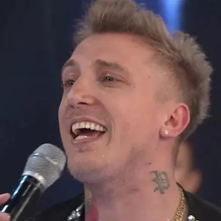 Video. “Deja de llorar, deja de sufrir señora”, cantó El Polaco con el megáfono de un vendedor de huevos