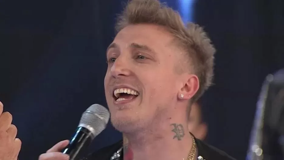 Video. “Deja de llorar, deja de sufrir señora”, cantó El Polaco con el megáfono de un vendedor de huevos
