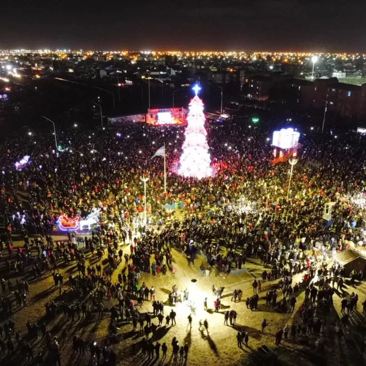 Se encendió el árbol navideño “más grande de la Patagonia”