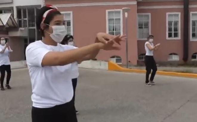 Video. Enfermeras de Puerto Deseado enseñan el lavado de manos al ritmo de “Jerusalema”, el tema del momento