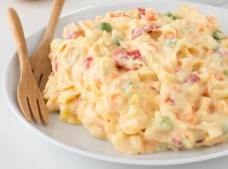Receta de ensalada rusa: el clásico que no puede faltar en la mesa navideña