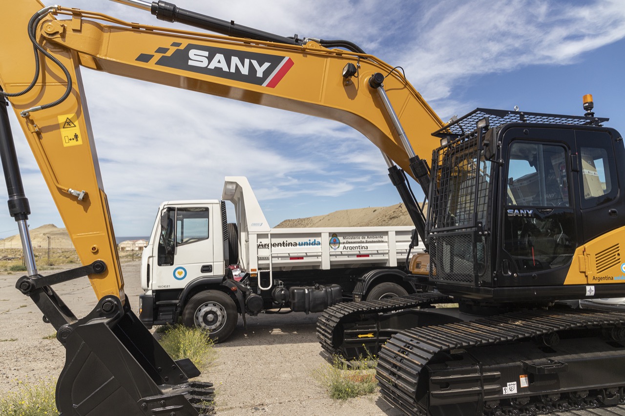 Comodoro Rivadavia comenzó a recibir el equipamiento de Nación para saneamiento ambiental