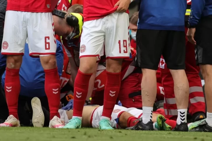 Christian Eriksen, jugador de Dinamarca, se desvaneció en pleno partido de la Eurocopa