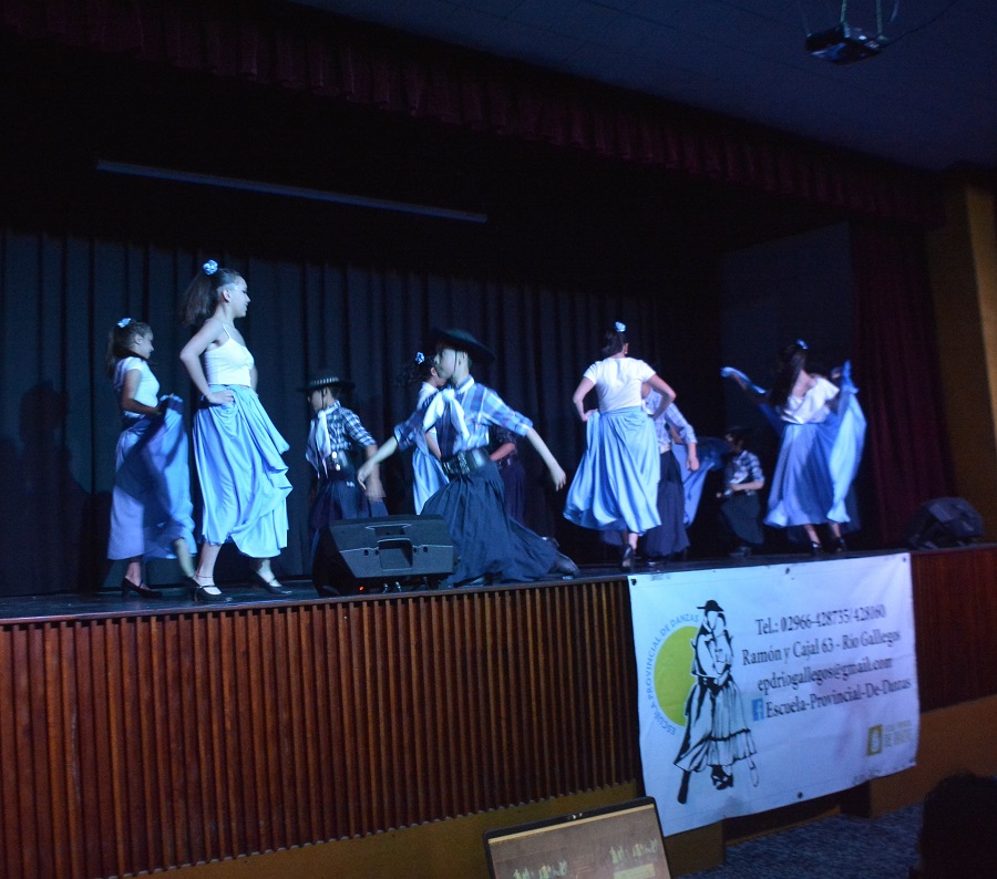 escuela-provincial-de-danzas-728x642