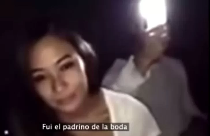 Video. El padrino de boda enganchó a la novia a los besos con un mozo de la fiesta