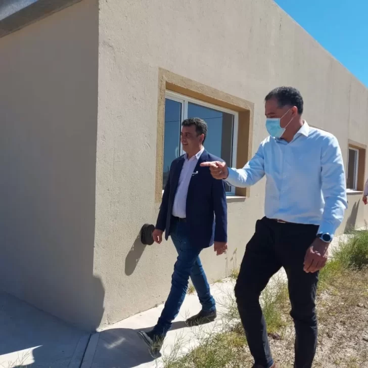 Eugenio Quiroga acompañó a Gustavo “Kaky” González en la inauguración de dos obras clave en Puerto Deseado
