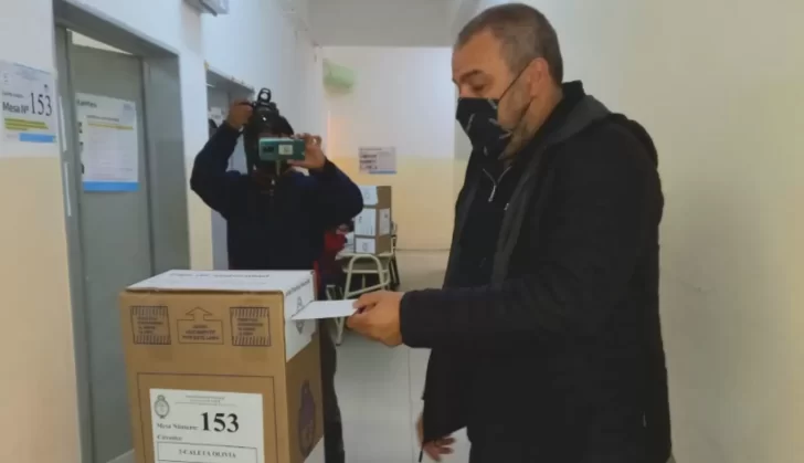 Elecciones 2021. Votó Facundo Prades: “La herramienta más importante que dicta la democracia es la del voto”