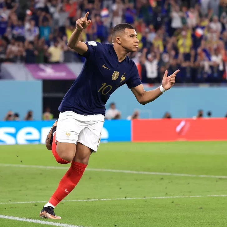 Francia venció a Dinamarca con dos goles de Mbappé y es el primer clasificado a octavos del Mundial de Qatar 2022