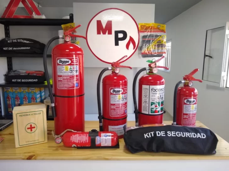 En Av. de la Torre abrió un local de matafuegos